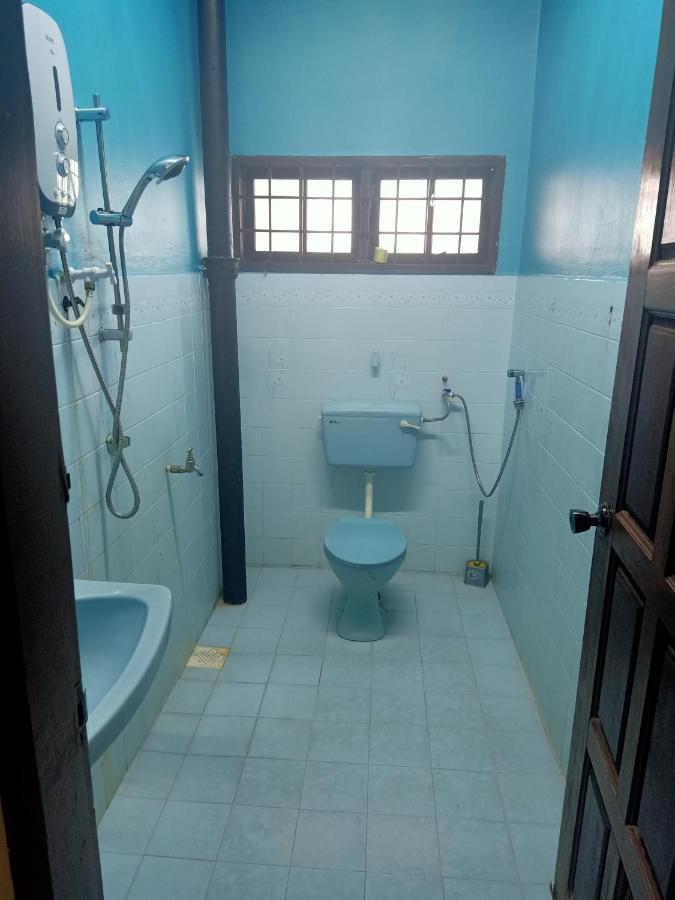 Homestay Roomstay Muar Srizahrani Exterior photo